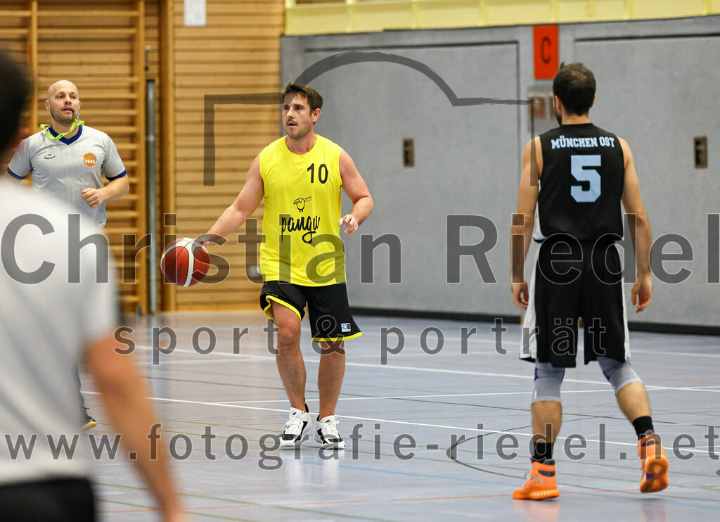 2022-12-04_065_SG_Poing_gegen_TSV_Muenchen_Ost_4 | Poing, Deutschland, 04.12.2022:
Basketball, Bezirksklasse 2021 / 2022, 8. Spieltag, SG Poing gegen TSV München Ost 4, Endergebnis: 37:65

Foto: Christian Riedel / fotografie-riedel.net