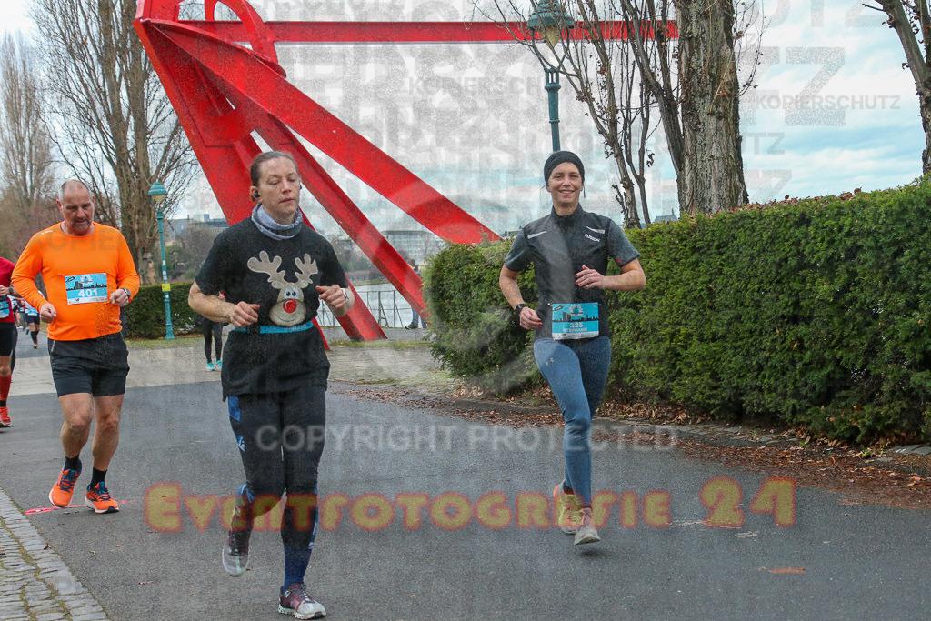 221231_1120_EX1_7968 | Sportfotografie im Rhein-Sieg Kreis, Köln, Bonn, NRW, Rheinland Pfalz, Hessen, etc. Unser Tätigkeitsfeld umfasst den Laufsport vom Volkslauf über den Marathon, Duathlon, Triathon bis zum Ultralauf wie Kölnpfad Ultra oder Schindertrail.