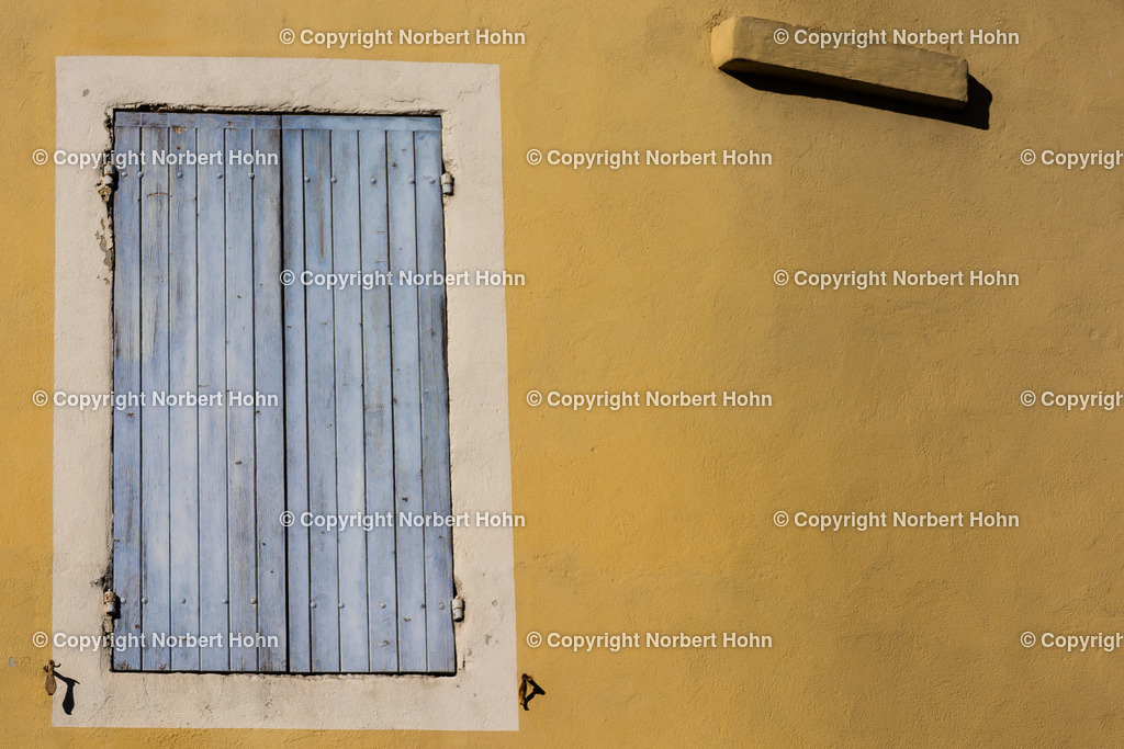 PRO_2118 | Fensterladenstilleben.  - Realisiert mit Pictrs.com
