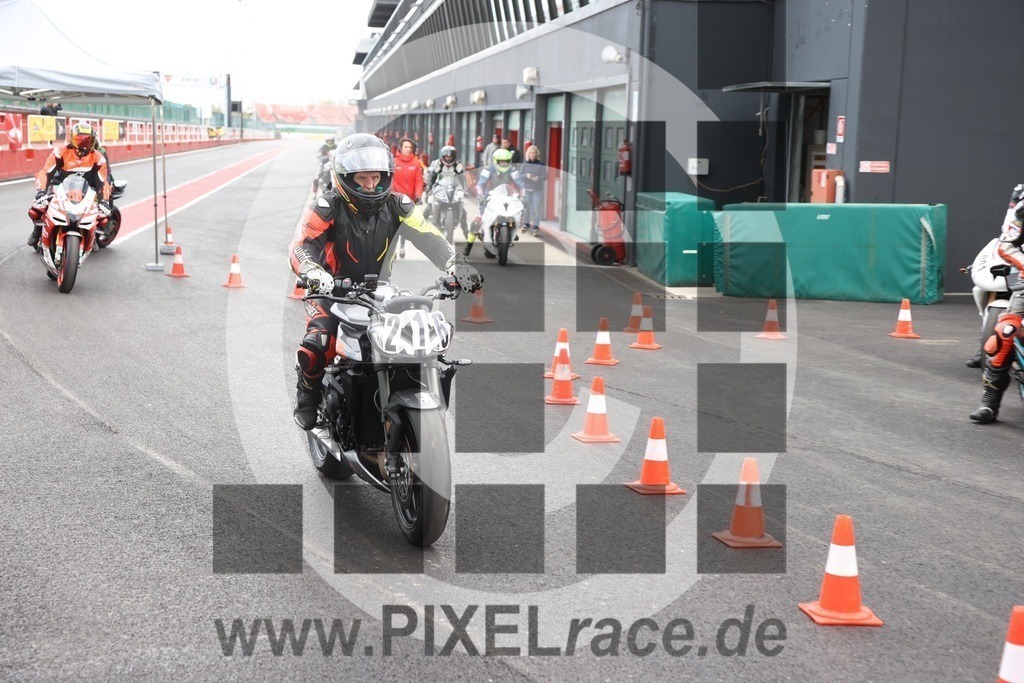 0216-20260331_00215 | Schöne Erinnerungen an spannende Momente - das festzuhalten ist unser Job. PIXELrace.de ist seit 2003 auf den Rennstrecken Europas unterwegs um die Action draußen beim Fahren und die wunderbare Stimmung imm Fahrerlager für euch einzufangen.