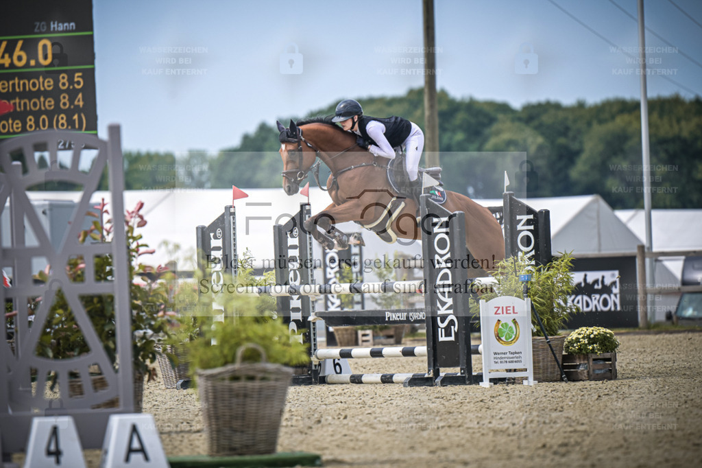 DOS_5792 | Entdecke hochwertige Reitturnierfotos von Foto Oger. Professionell, emotional und authentisch – jetzt Lieblingsmomente im Shop bestellen. - Realisiert mit Pictrs.com