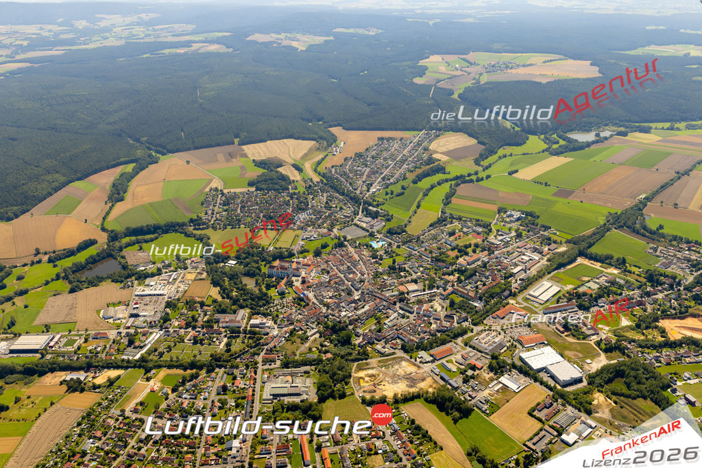 Das Luftbild zeigt :  Waldsassen - Die Luftaufnahme wurde 2023 vom UL-Flugzeug aus erstellt ( keine Drohne ) - Hochauflösende Luftaufnahme - Für grossformatige Ausdrucke geeignet. Die Geschenkidee !Mit Lizenz und Bildrechte bestellbar