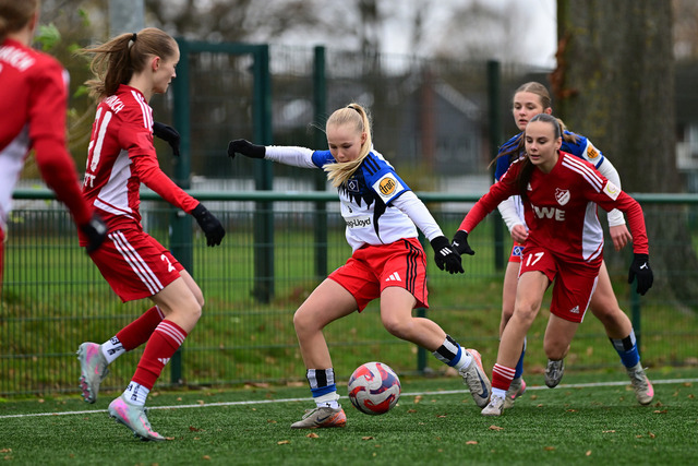 Fußball I Juniorinnen I Saison 2025-2026 I Regionalliga Nord I 7. Spieltag I Hamburger SV U17 - SpVg Aurich U17 I 02006 | Der Sportfotograf. - Realisiert mit Pictrs.com