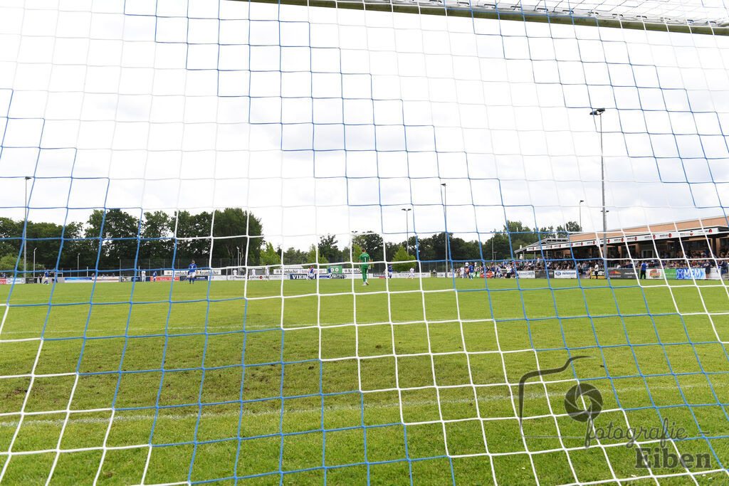 1. FC Nordenham-SV GOTANO | Kreispokal Finale Jade-Weser-Hunte 1. Mannschaften; 1.FC Nordenham (weiß)-SV GOTANO (blau) am 15.06.2025 in Rastede (Sportanlage Köttersweg), Photo: Philip Eiben 2025 - Realisiert mit Pictrs.com