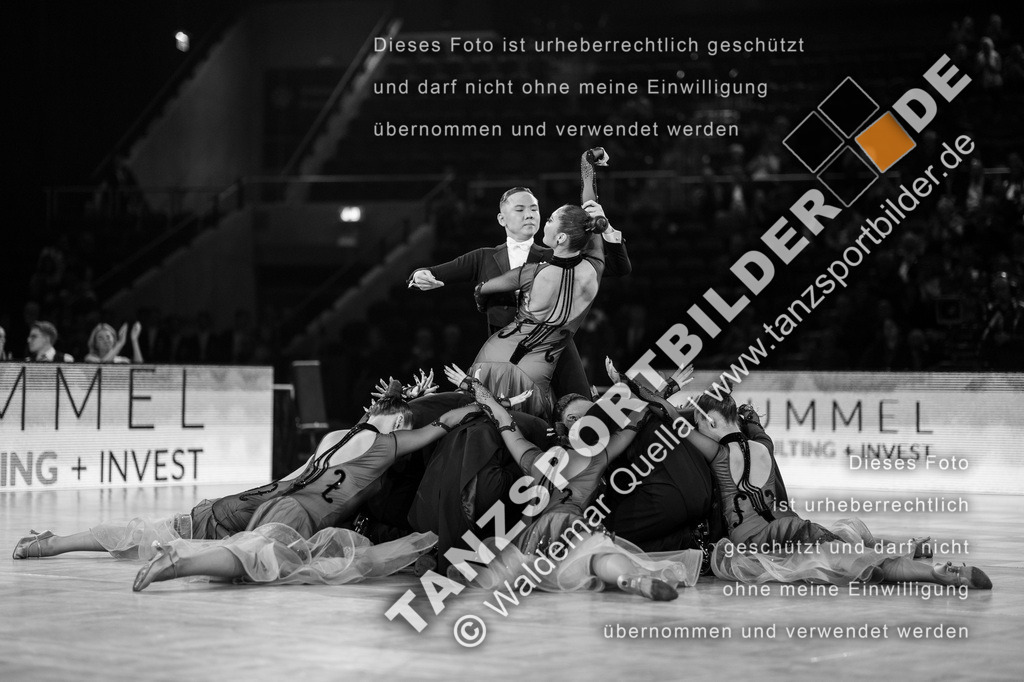 20251206-05341 | Hier finden Sie Tanz Bilder vom Latein und Standard Formationen tanzen. Sportbilder vom Tanzsport. Schöne Fotos und von Weltmeisterschaft, Europameisterschaft, Bundesliga, Regionalliga, Oberliga und Landesliga sowie von GOC Stuttgart, DanceComp, WM Bremen