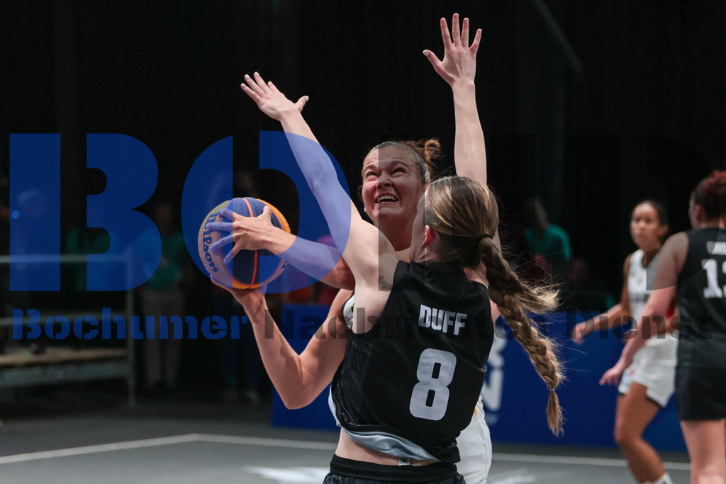 SES_TTG3X320250717-25 | bond - Realisiert mit Pictrs.com