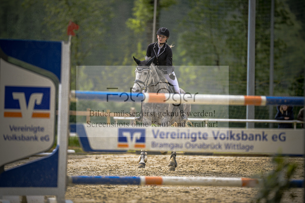 20240505-DOS_2050 | Entdecke hochwertige Reitturnierfotos von Foto Oger. Professionell, emotional und authentisch – jetzt Lieblingsmomente im Shop bestellen.Deutschlandweite Turnierfotografie. - Realisiert mit Pictrs.com