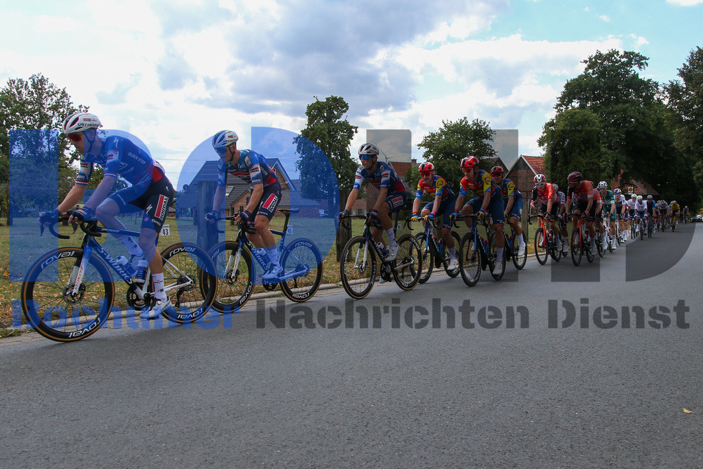 SES_DEUTOU20250821-79 | bond - Realisiert mit Pictrs.com