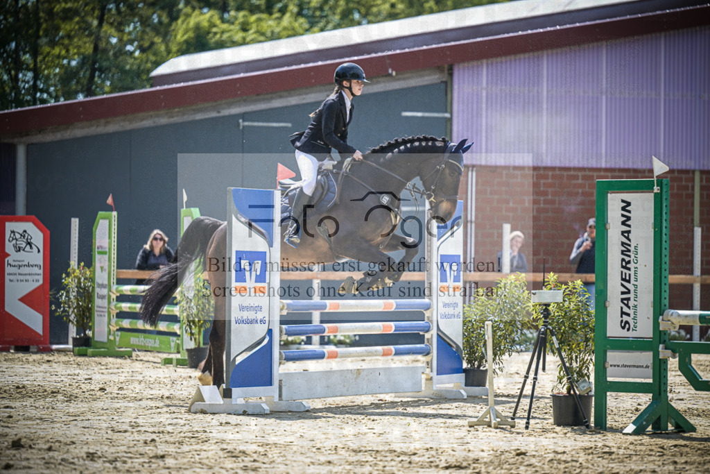 DOS_9669 | Entdecke hochwertige Reitturnierfotos von Foto Oger. Professionell, emotional und authentisch – jetzt Lieblingsmomente im Shop bestellen.Deutschlandweite Turnierfotografie. - Realisiert mit Pictrs.com