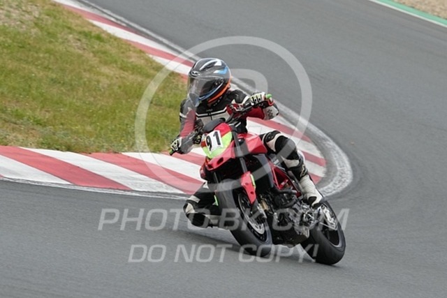 2024_05_16_PBK_16497 | Sportfotografie; SlowMotion; Video; Rennstrecke; Hafeneger; Speer; Racing; RSE; BMW; CBO; Trackday; Motorsportarena; Hockenheimring; Brno; Most; Barcelona; Valencia