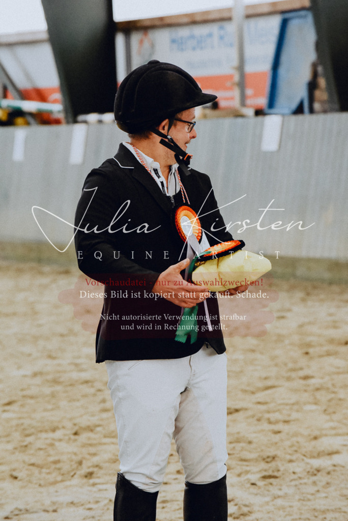 DSC_7075 | Pferde- und Turnierfotografie in Westsachsen. Pferdeportraits, Auftragszeichnungen und intuitive Kunst.
