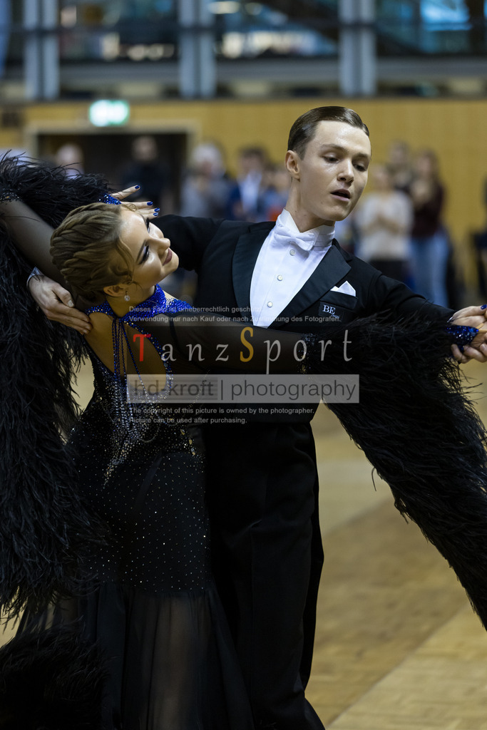 20241102_DC_HGR_Std_09343 | Tanzsportbilder, Standardtanz, Lateintanz, WDSF, DTV, LTVB, dancecomp, goc, hessen tanzt, blaues band der spree, walzer, tango, wiener walzer, slowfox, quickstepp, samba, rumba, cha-cha-cha, paso doble. jive, hd-kroft photography, turniertanzsport