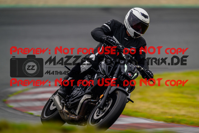 MaZZes_FotoMatrix_240724_6007705_6145 | GELB