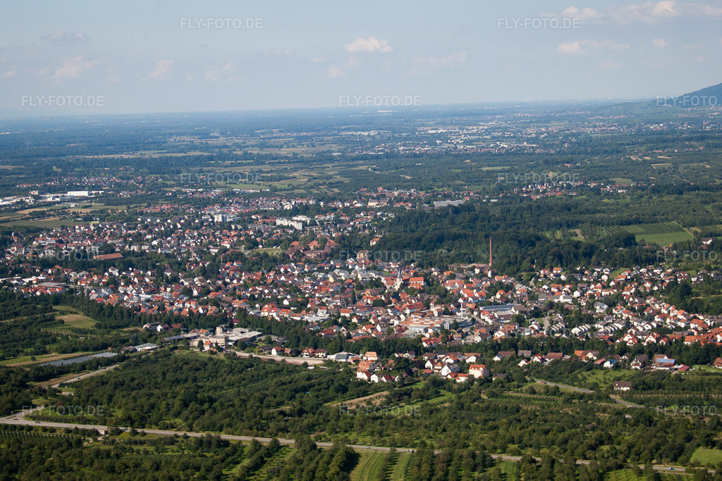 Luftbild: Ortsansicht von Südosten im Ortsteil Oberachern in Achern im Bundesland Baden-Württemberg in Deutschland. Foto: IMG_31521.jpg vom 09.08.2010 durch Werner Riehm/FLY-FOTO.de
