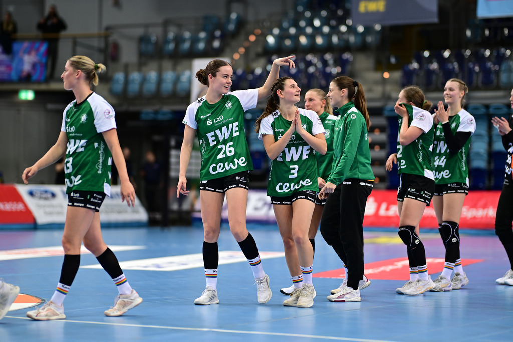Handball I Frauen I Saison 2025-2026 I 1. HBF I 5. Spieltag I VfL Oldenburg - Buxtehuder SV | Der Sportfotograf. - Realisiert mit Pictrs.com