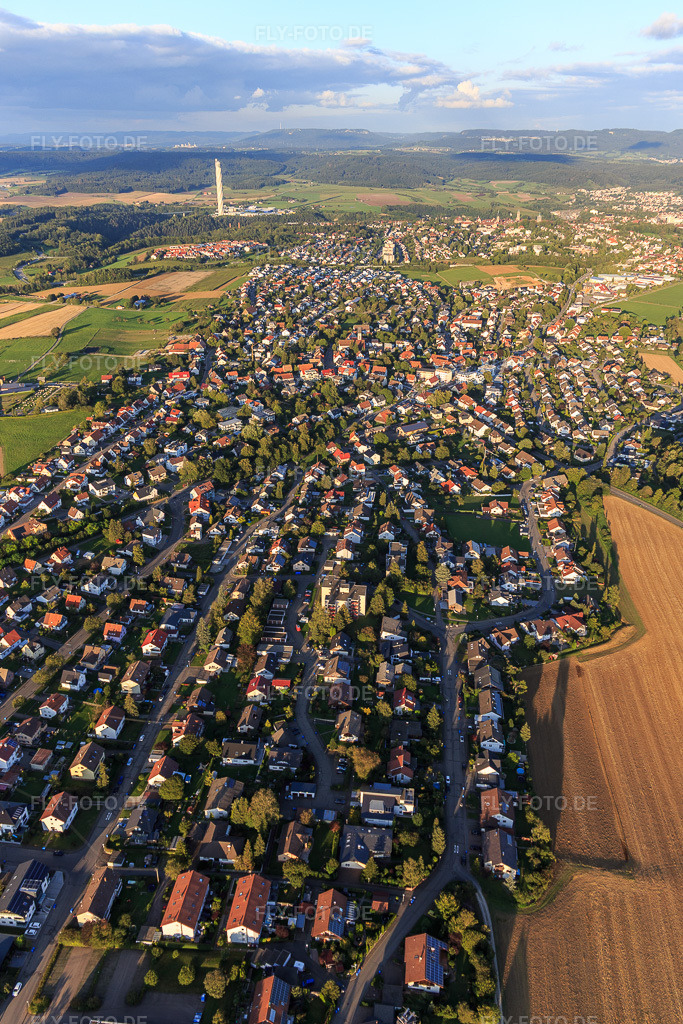 Luftbild: Alte Straße und Hauptstraße aus Nordwesten in Zimmern ob Rottweil im Bundesland Baden-Württemberg in Deutschland. Foto: IMG_128708.jpg vom 27.08.2021 durch Werner Riehm/FLY-FOTO.de