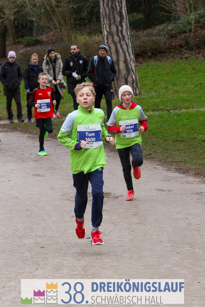 1700m Stadtwerke Jugendlauf | 3 Koenigslauf 2024 1700m Stadtwerke Jugendlauf - Realisiert mit Pictrs.com