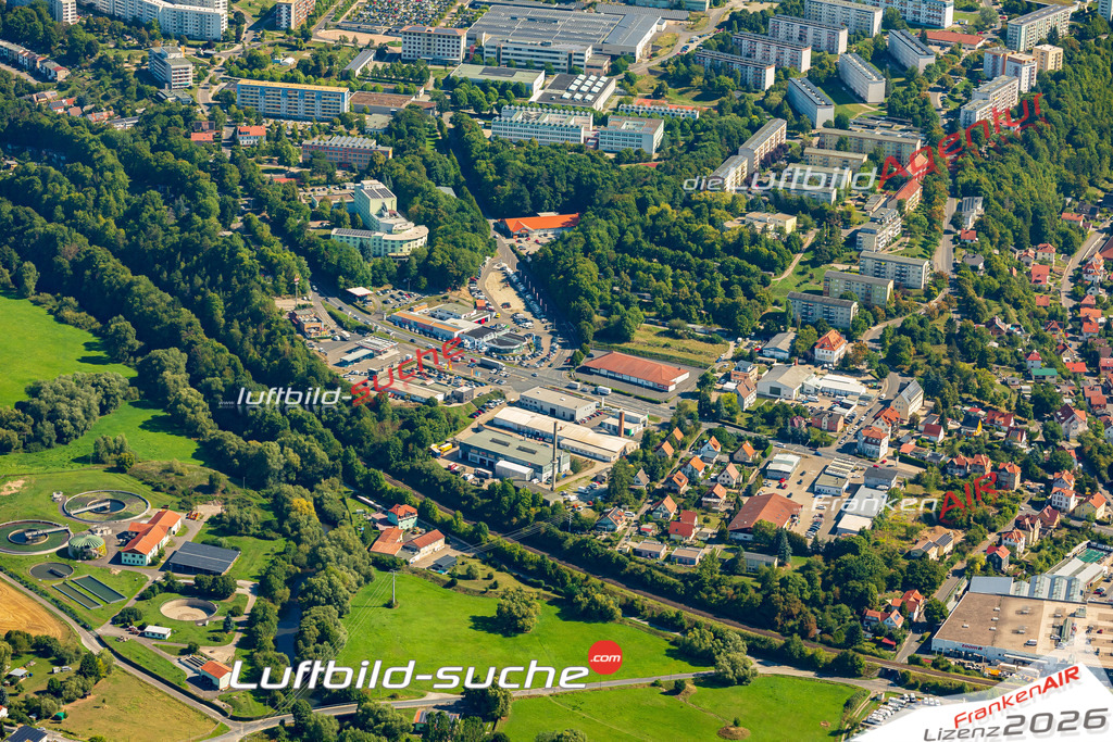 Luftbild der Stadt Meiningen - Die Luftaufnahme wurde 2025 vom UL-Flugzeug heraus erstellt ( keine Drohne ) - Hochauflösende Luftaufnahme - für professionelle Ausdrucke geeignet. Die Geschenkidee !Hier alle&nbsp;Infos zur Lizenzierung der LuftaufnahmeWir fliegen auch dieses Jahr wieder in Ihre Region um Luftbilder zu erstellen.- Luftbild anfragen