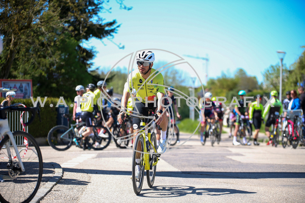 ..... | Wels, 23.04.2026, Kirschblüten Radrennen 2026 , Image shows: Photo: Wapics / Willdoner Andreas