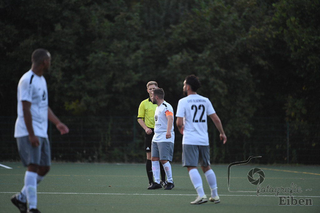 GVO Oldenburg 2-SV GOTANO | Herren Kreisliga; GVO Oldenburg 2 (weiß)-SV GOTANO (blau) am 15.08.2025 in Oldenburg (Sportanlage GVO); Photo: Philip Eiben 2025 - Realisiert mit Pictrs.com