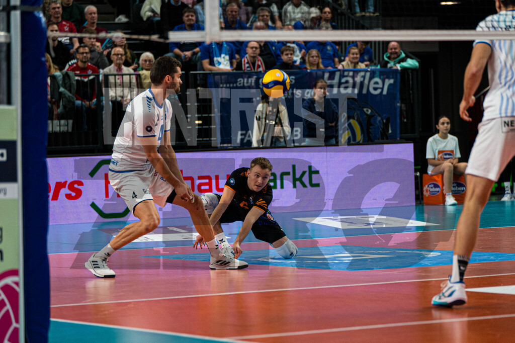 Volleyball I Herren I Saison 2025/2026 I Bundesliga I 5. Spieltag I SVG Lüneburg - VfB Friedrichshafen | CONTRAST ZERØ MEDIA - Realisiert mit Pictrs.com