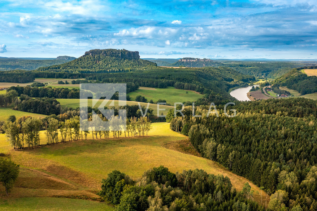 Wandbild-Lilienstein-Festung-Koenigstein-Luftbild-DJI_0790 | Luftbild Lilienstein und Festung Königstein - Realisiert mit Pictrs.com