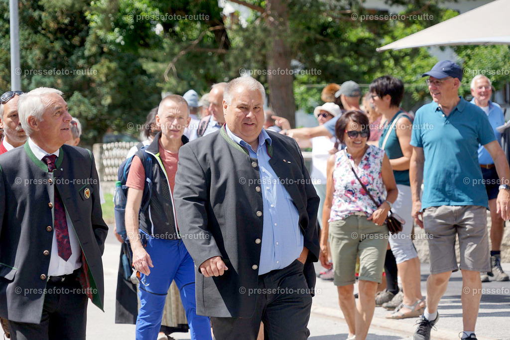 el-news-2023-Juli23-Regimentsschuetzenfest3-Steeg-UMZUG_DORF-DSC07548 | Info aus dem Bezirk Reutte/Ausserfern Tirol sowie eine umfangreiche Bilddatenbank über die gesamte Region: Lechtal, Talkessel Reutte, Tannheimertal, Zwischentoren. Lech, Plansee, Zugspitze, Grenztunnel, B179, Fernpassstraße, Verkehr, Lawinen, Tradition, - Realisiert mit Pictrs.com