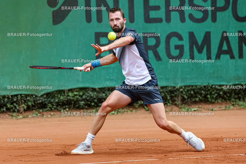 HTC Blau-Weiß Krefeld - LTTC Rot-Weiß Berlin  | Krefeld, Deutschland 21.07.2023, Tom Schönenberg (HTC Blau-Weiß Krefeld) gegen Eduard Esteve Lobato (LTTC Rot-Weiss Berlin) ,

bei der 2. Tennis Bundesliga Nord Begegnung zwischen HTC Blau-Weiß Krefeld und LTTC Rot-Weiß Berlin am 21.07.2023 in Krefeld.

(Foto: BRAUER-Fotoagentur)
 
