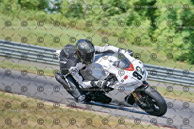 25bt04-0177 | markuskiefer.com - Realisiert mit Pictrs.com