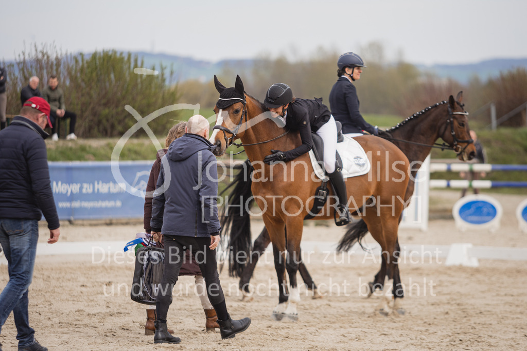 230410_Frühlingsfest_DressurWBA2-332 | Deine schönsten Turniermomente als professionelle Fotos! Entdecke hochwertige Pferdesport-Fotografie im Online-Shop. Jetzt Fotos finden & bestellen!