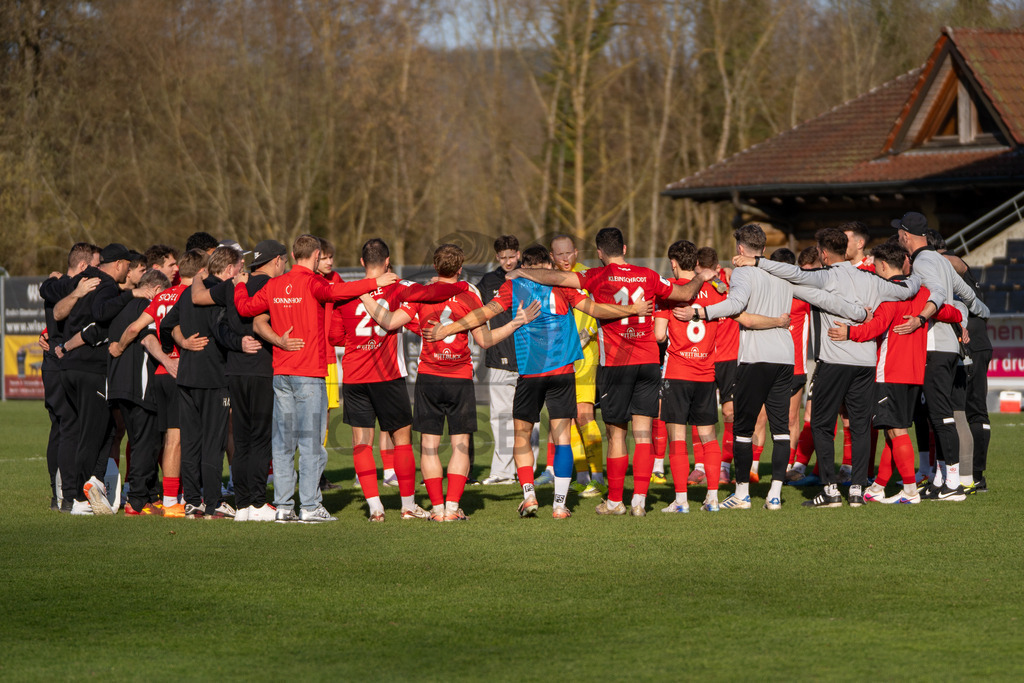 SG Sonnenhof Großaspach vs. KSV Hessen Kassel, Fussball, Regionalliga Südwest, 23. Spieltag, Saison 2025/2026, 07.03.2026 | Mannschaftskreis nach dem Sieg,SG Sonnenhof Großaspach vs. KSV Hessen Kassel, Fussball, Regionalliga Südwest, 23. Spieltag, Saison 2025/2026, 07.03.2026Foto: photosbyphips/Philip Ziegler