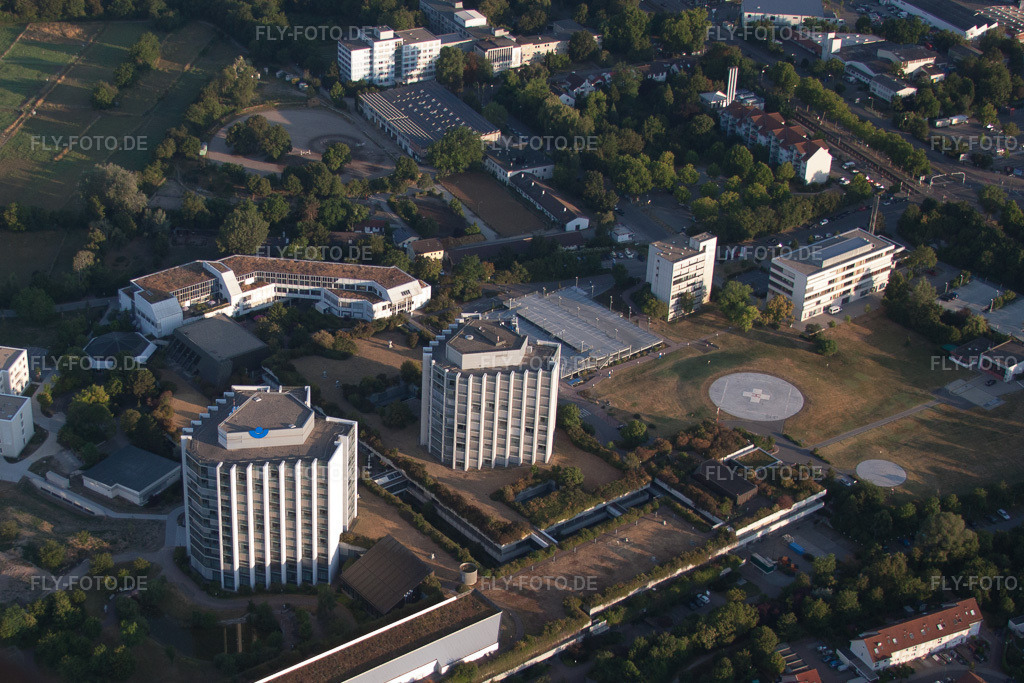 Luftbild: Oggersheim, BG-Klinik im Ortsteil Oggersheim in Ludwigshafen im Bundesland Rheinland-Pfalz in Deutschland. Foto: IMG_69472.jpg vom 04.07.2014 durch Werner Riehm/FLY-FOTO.de