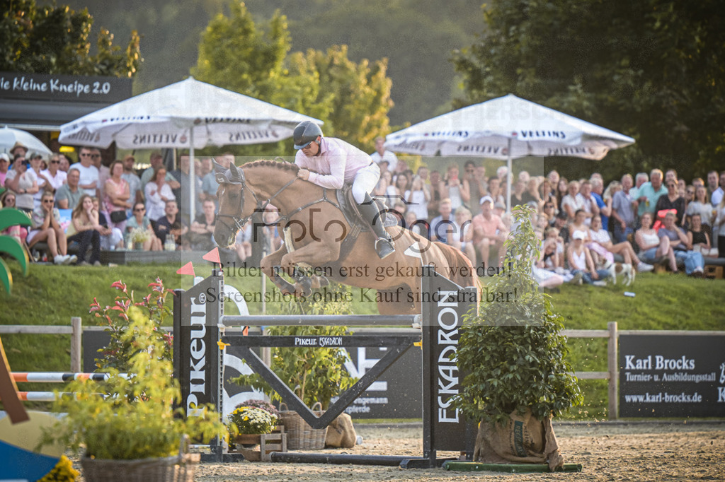 DOS_1435 | Entdecke hochwertige Reitturnierfotos von Foto Oger. Professionell, emotional und authentisch – jetzt Lieblingsmomente im Shop bestellen.Deutschlandweite Turnierfotografie. - Realisiert mit Pictrs.com