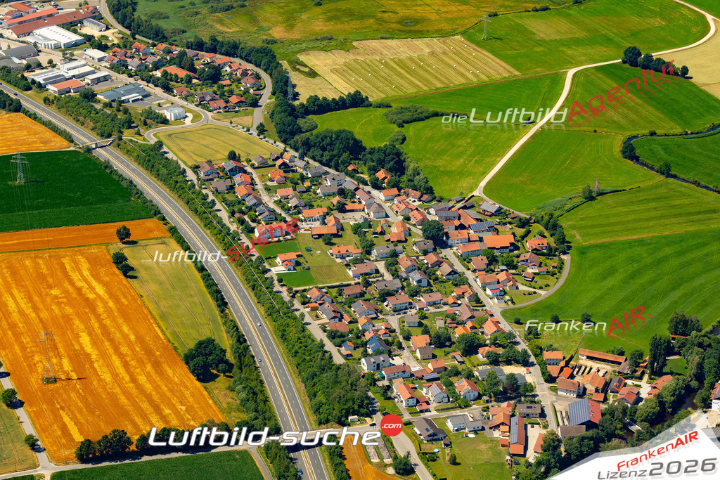 Die Luftaufnahme Altenmarkt - Cham wurde 2022 vom Flugzeug aus (keine Drohne) erstellt. Hohe Auflösung -für große Poster und Wandbilder geeignet - Garantiert!