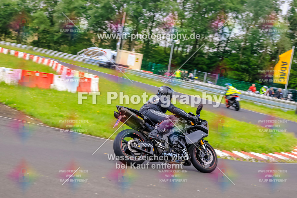 VBK-6377 | Hier findet Ihr Bilder von Touristenfahrten auf der Nürburgring Nordschleife oder von anderen Veranstaltungen die ich besucht habe. Viel Spass beim Durch Schauen 