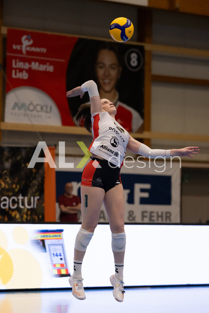 Volleyball I Frauen I Saison 2025-2026 I Volleyball NLA | Women I 1/4 Finals I VC Kanti Schaffhausen - BIWI Volleyball Franches-Montagnes I 21.02.2026 | 12 Coralie Varé (CH) (BIWI VFM) – Außenangriff - Realisiert mit Pictrs.com