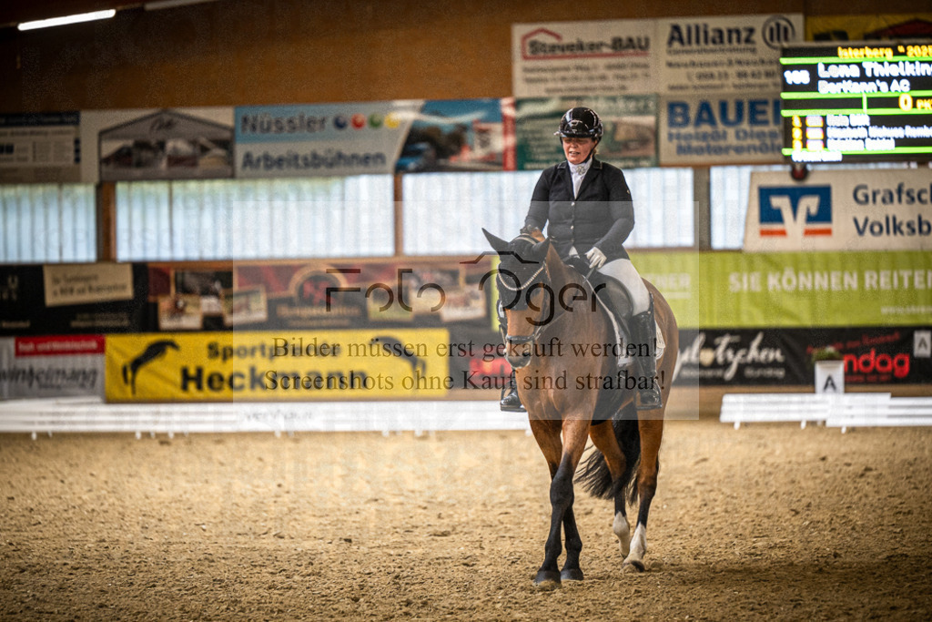 DOS_2999 | Entdecke hochwertige Reitturnierfotos von Foto Oger. Professionell, emotional und authentisch – jetzt Lieblingsmomente im Shop bestellen.Deutschlandweite Turnierfotografie. - Realisiert mit Pictrs.com