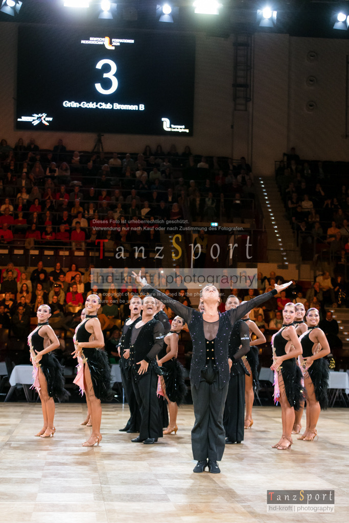 20241109_DM-Formationen_Vorrunde_0670 | Tanzsportbilder, Standardtanz, Lateintanz, WDSF, DTV, LTVB, dancecomp, goc, hessen tanzt, blaues band der spree, walzer, tango, wiener walzer, slowfox, quickstepp, samba, rumba, cha-cha-cha, paso doble. jive, hd-kroft photography, turniertanzsport