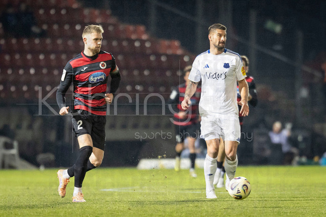 3rd Division, FC Viktoria Koeln vs. 1. FC Saarbruecken, 23.01.2026 | COLOGNE, GERMANY - JANUARY 23: Lars Dietz (Viktoria Köln, 2) during the third german league match on gameday 21 between FC Viktoria Koeln vs. 1. FC Saarbruecken at Höhenberg Sportpark on January 23, 2026 in Cologne, Germany. DFL REGULATIONS PROHIBIT ANY USE OF PHOTOGRAPHS AS IMAGE SEQUENCES AND/OR QUASI-VIDEO.