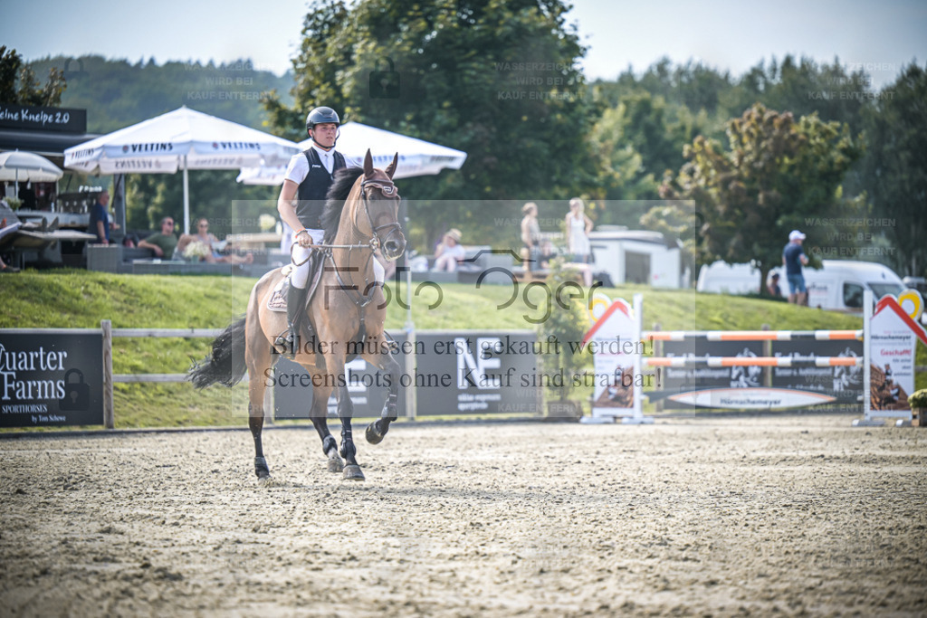 DOS_0019 | Entdecke hochwertige Reitturnierfotos von Foto Oger. Professionell, emotional und authentisch – jetzt Lieblingsmomente im Shop bestellen. - Realisiert mit Pictrs.com