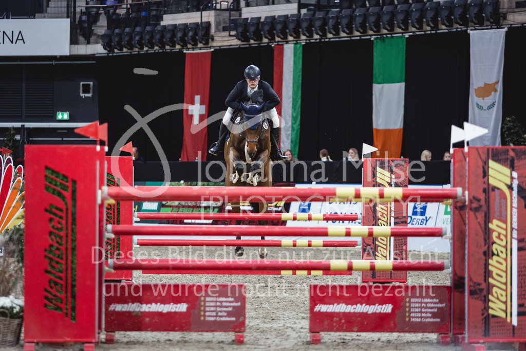 231028_Oldenburg_S1-Spr_Amateure-133 | Deine schönsten Turniermomente als professionelle Fotos! Entdecke hochwertige Pferdesport-Fotografie im Online-Shop. Jetzt Fotos finden & bestellen!