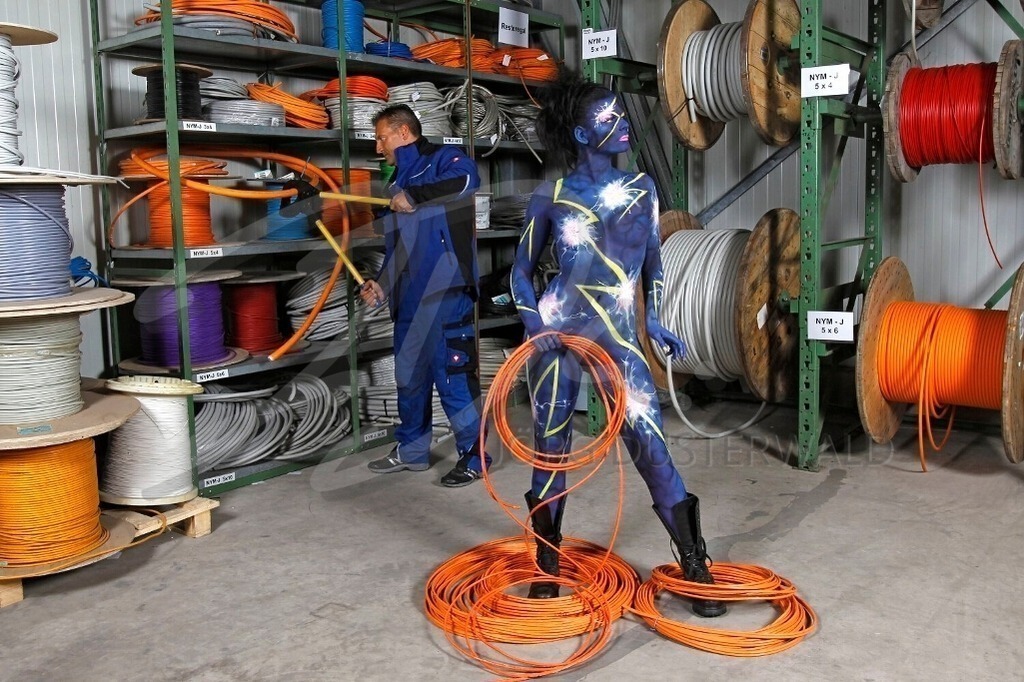 WorkingArt-ELEKTRIKER_3028 | #002 | Modell: Black Diamond | Berufler: Ali (Fa. Elektroma) | Foto: Tschiponnique Skupin - Realisiert mit Pictrs.com