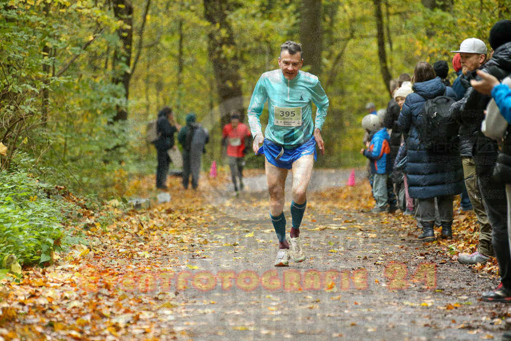 251026_1219_EX1_0096 | Sportfotografie im Rhein-Sieg Kreis, Köln, Bonn, NRW, Rheinland Pfalz, Hessen, etc. Unser Tätigkeitsfeld umfasst den Laufsport vom Volkslauf über den Marathon, Duathlon, Triathon bis zum Ultralauf wie Kölnpfad Ultra oder Schindertrail.