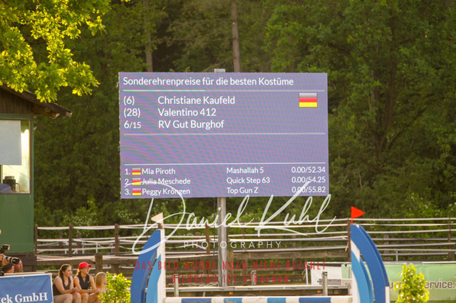 DKP45172 | Turnierfotos kaufen im Webshop von Daniel Kuhl Photography – entdecke professionelle Reitsportfotos aus Turnieren & Events. Hochwertige Turnierbilder online bestellen & sichern. Jetzt Fotos von Reitsportturnieren kaufen!