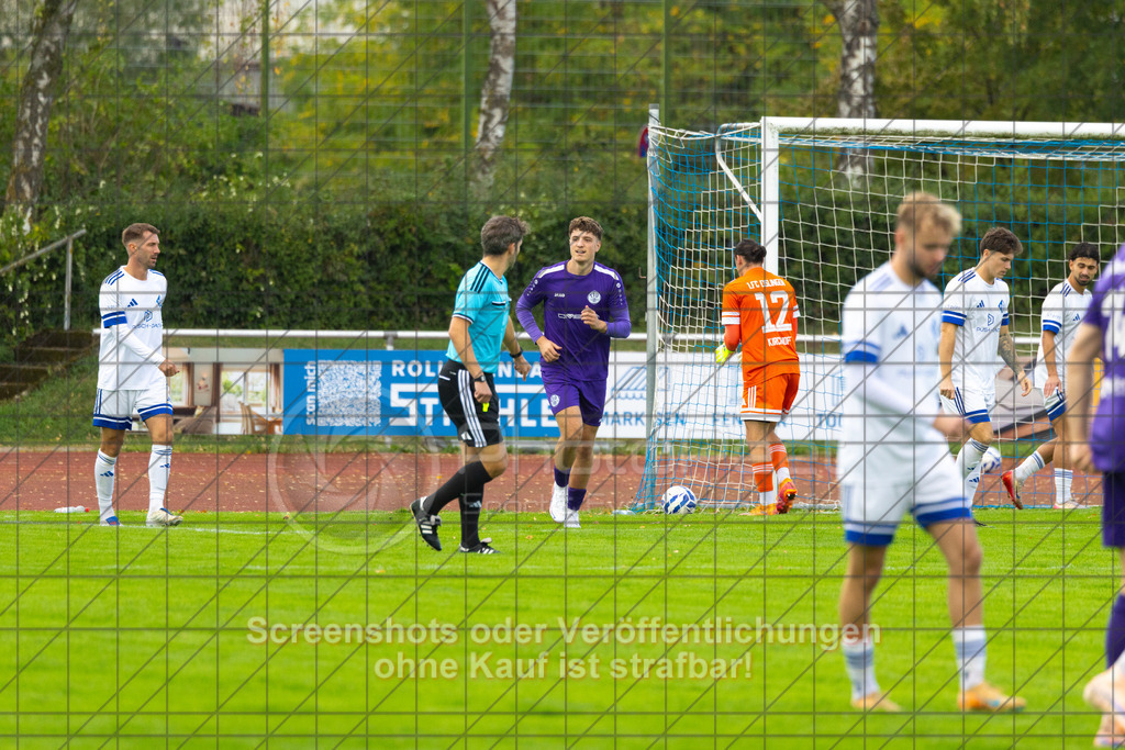 20261010_153039_0197_(c)_by_PhotoPeet | #,1.FC Eislingen (weiß) vs. TSV Bernhausen (lila), Fussball, Landesliga 2 - wfv, 11. Spieltag, Saison 2026/2027, Rasenplatz, Eichbachstation, Haldenstraße, 73054 Eislingen, 10.10.2026 - 15:30 Uhr,Foto: PhotoPeet / Sport- &amp; Eventfotografie / Peter Harich