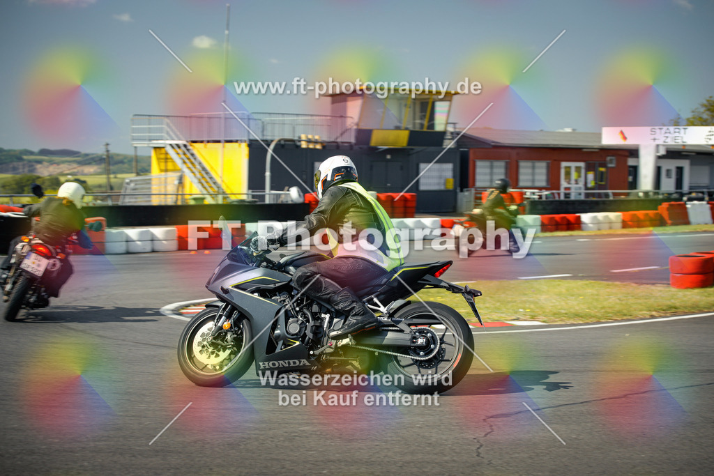 OBK_Mai_Martina_Markus-10566 | Hier findet Ihr Bilder von Touristenfahrten auf der Nürburgring Nordschleife oder von anderen Veranstaltungen die ich besucht habe. Viel Spass beim Durch Schauen 