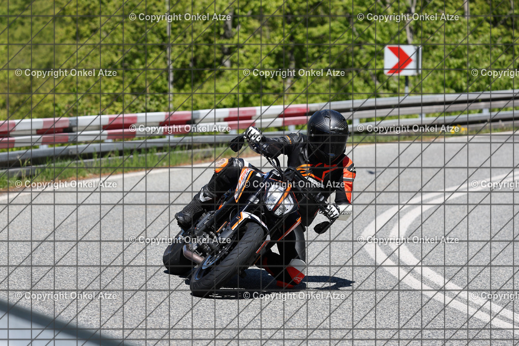 IMG_9666 | Fotograf am Kyffhäuser. Onkel Atze. Kyffhäuser Rennstrecke. Café36. Motorsportfotografie. - Realisiert mit Pictrs.com
