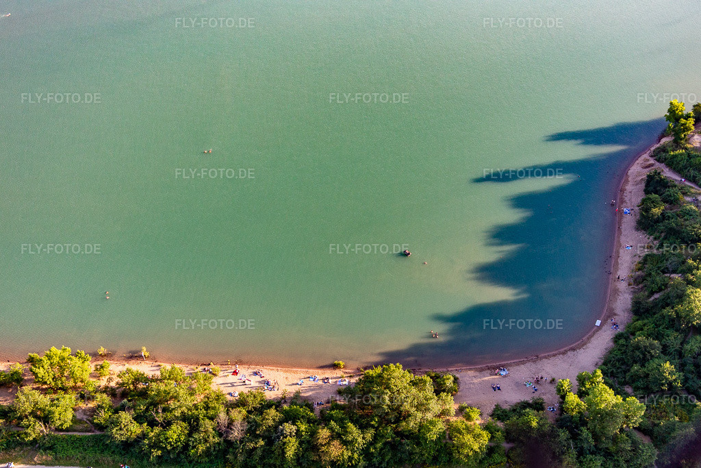 Luftbild: Hundestrand am Epplesee im Ortsteil Silberstreifen in Rheinstetten im Bundesland Baden-Württemberg in Deutschland. Foto: IMG_141924.jpg vom 28.06.2024 durch Werner Riehm/FLY-FOTO.de