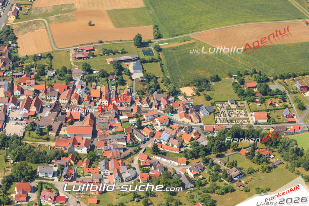 Luftbild von Kleinsteinach Riedbach - Luftaufnahme wurde 2015 von https://frankenair.de mittels Flugzeug (keine Drohne) erstellt - die Geschenkidee