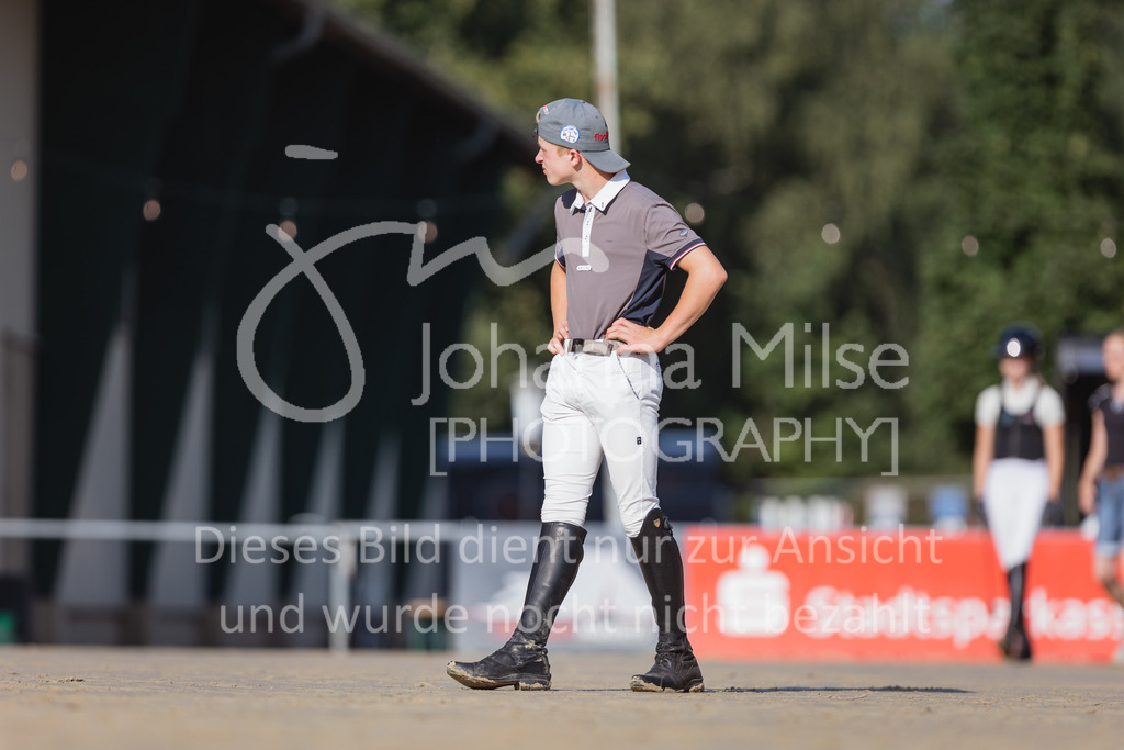 220825_Delbrueck_PonyTrophy-117 | Deine schönsten Turniermomente als professionelle Fotos! Entdecke hochwertige Pferdesport-Fotografie im Online-Shop. Jetzt Fotos finden & bestellen!